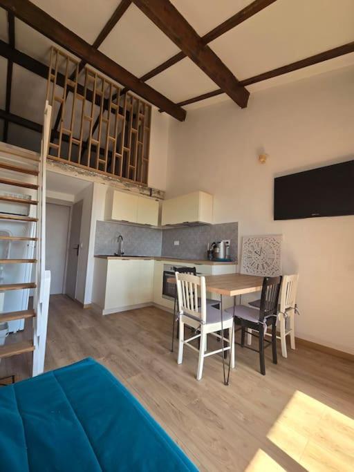 Appartement Duplex Proche De La Mer سان سيبريان المظهر الخارجي الصورة
